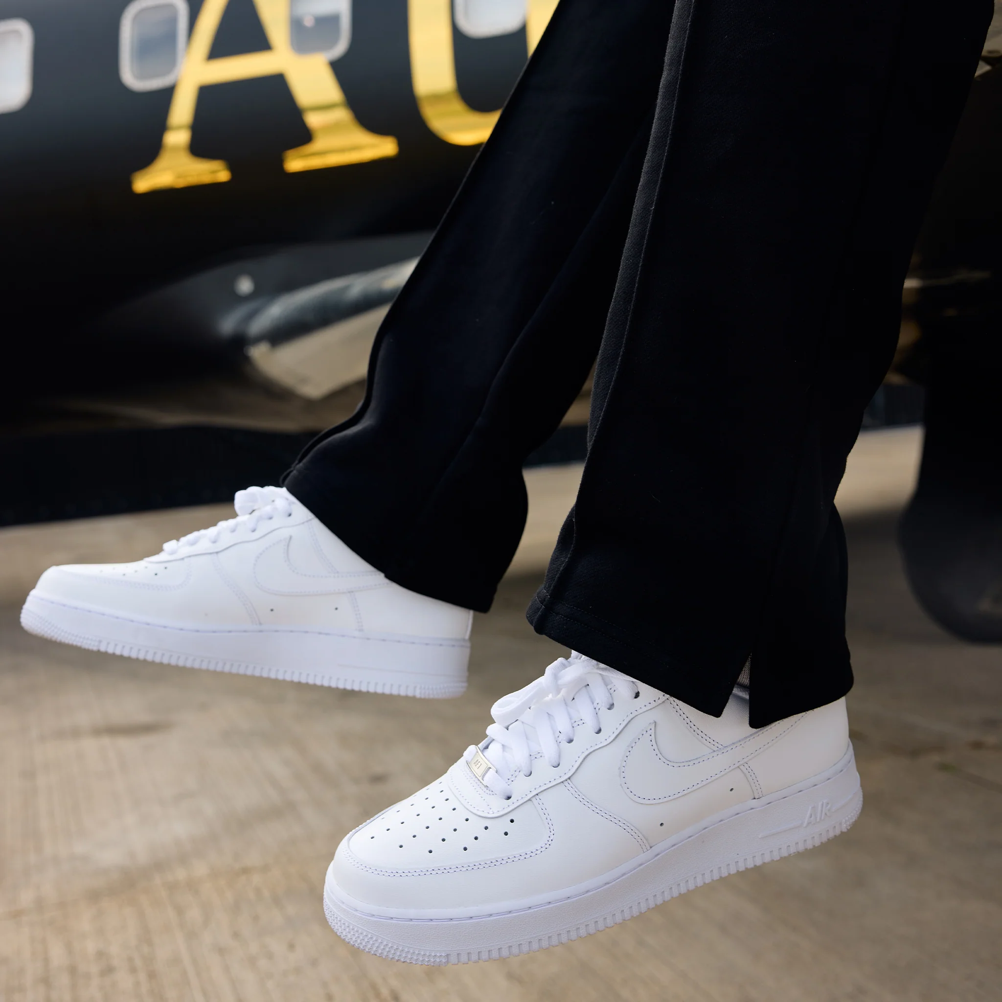 Au Signature Jogger - Image 4