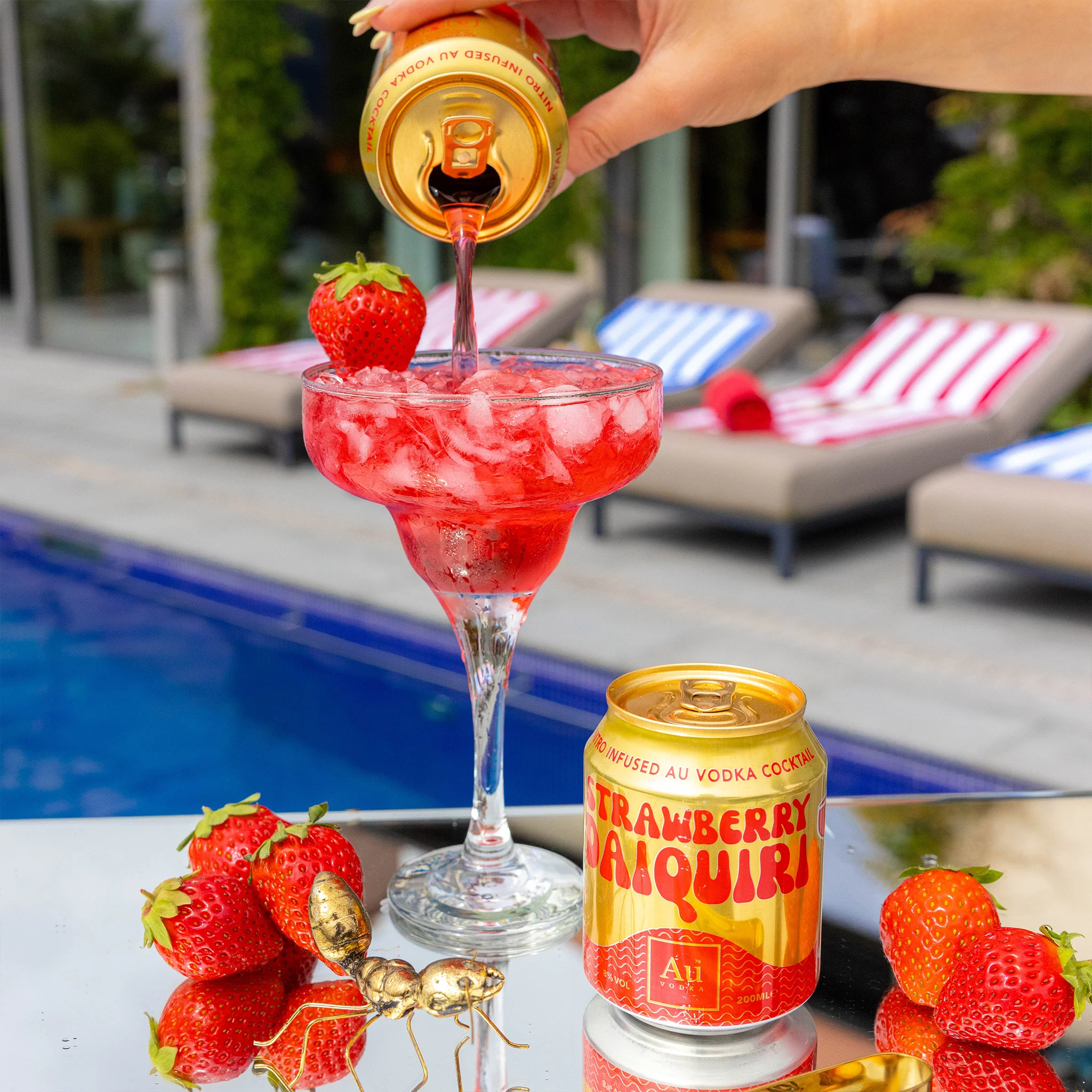 Au Vodka Strawberry Daiquiri Cocktail Cans - 12 Pack - Image 7
