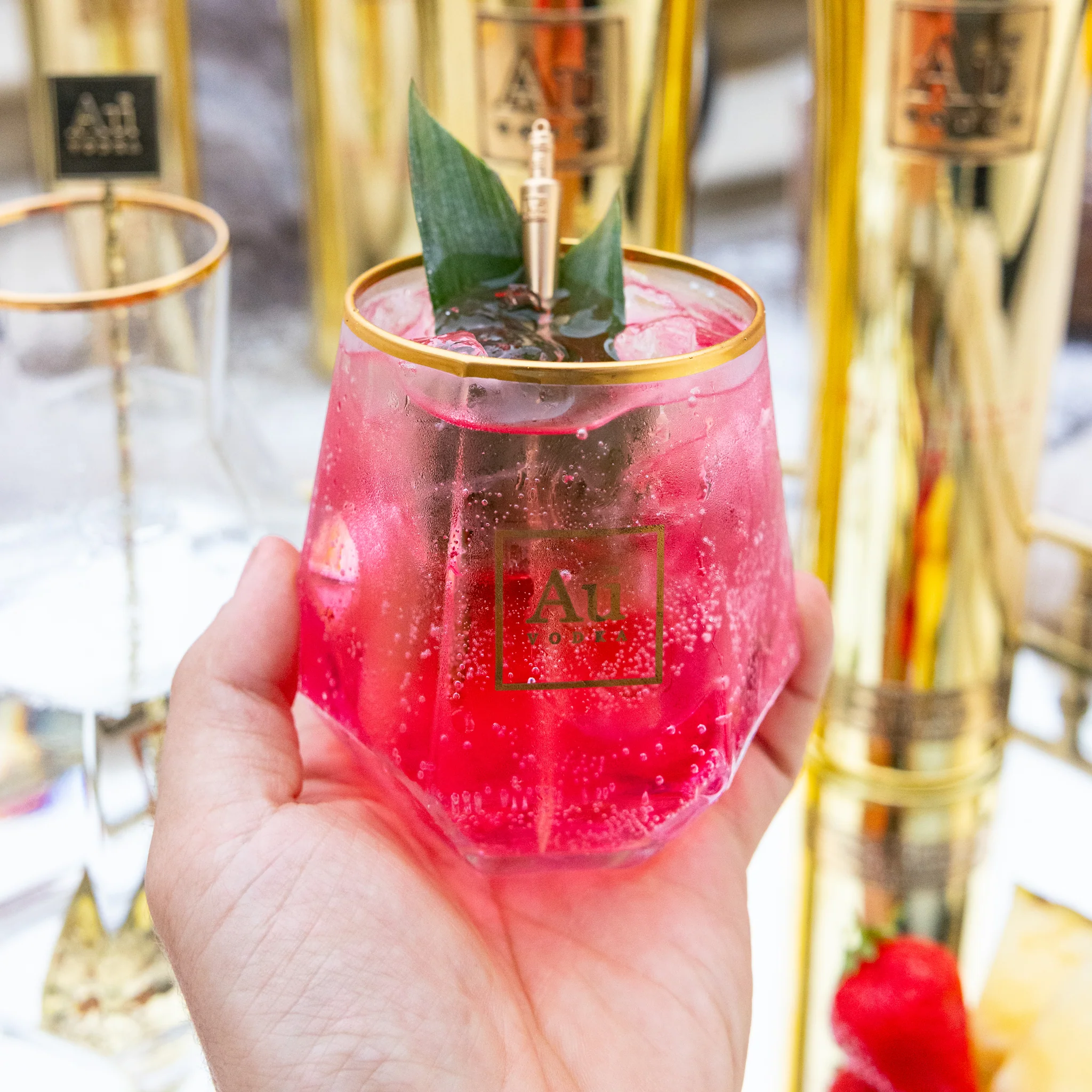 Au Vodka Fruit Punch 70cl - Image 4