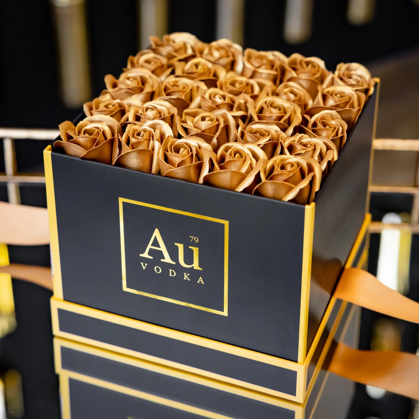 Au Vodka Gold Roses Gift Box - Image 2