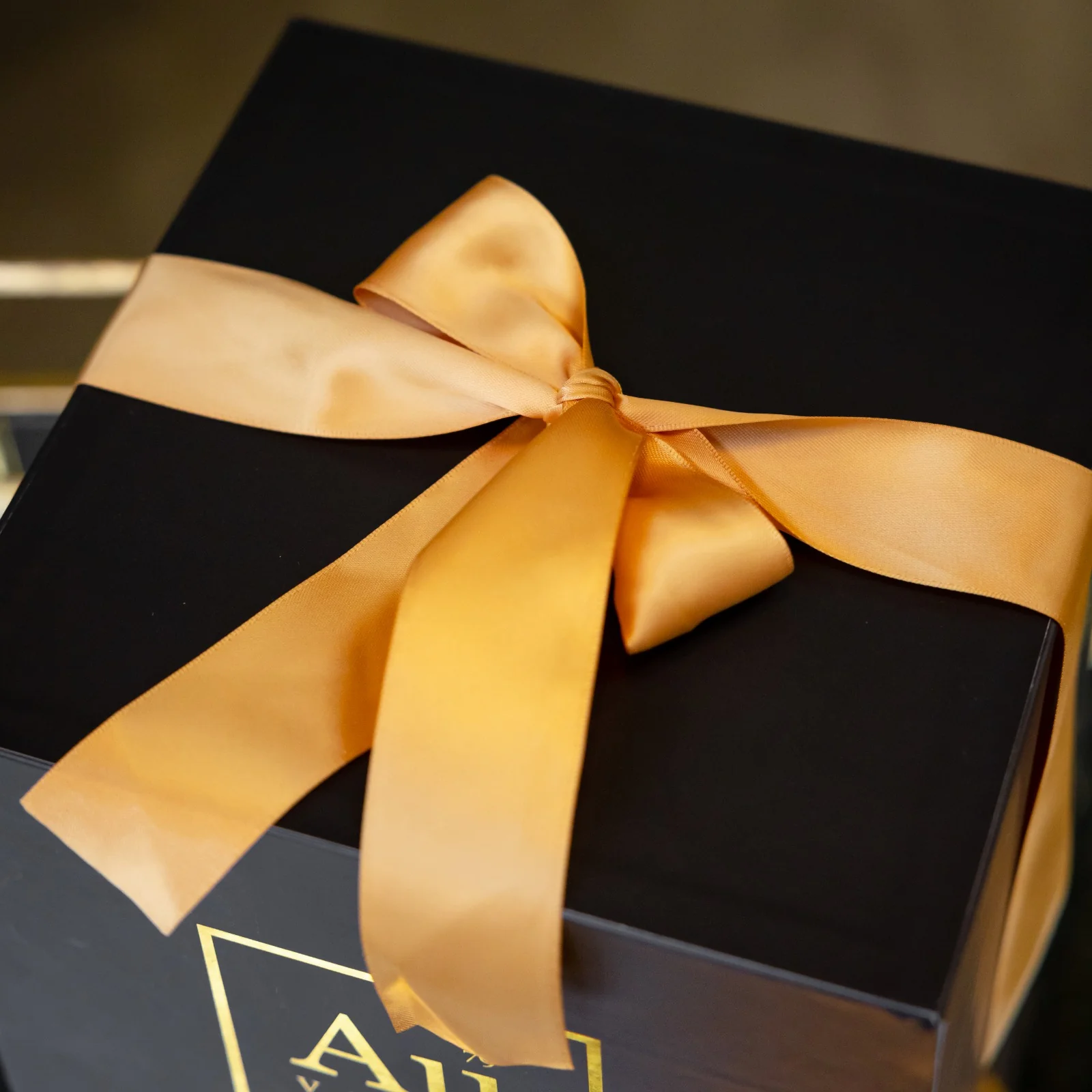 Au Vodka Gold Roses Gift Box - Image 3