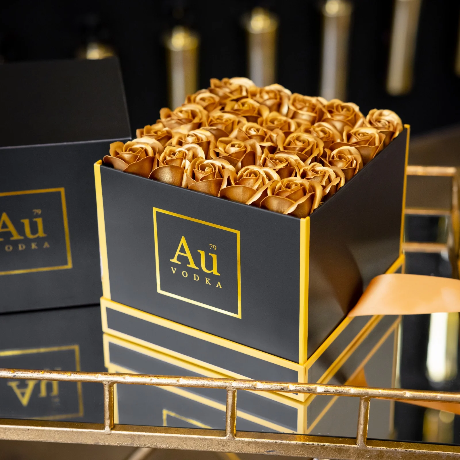 Au Vodka Gold Roses Gift Box - Image 6