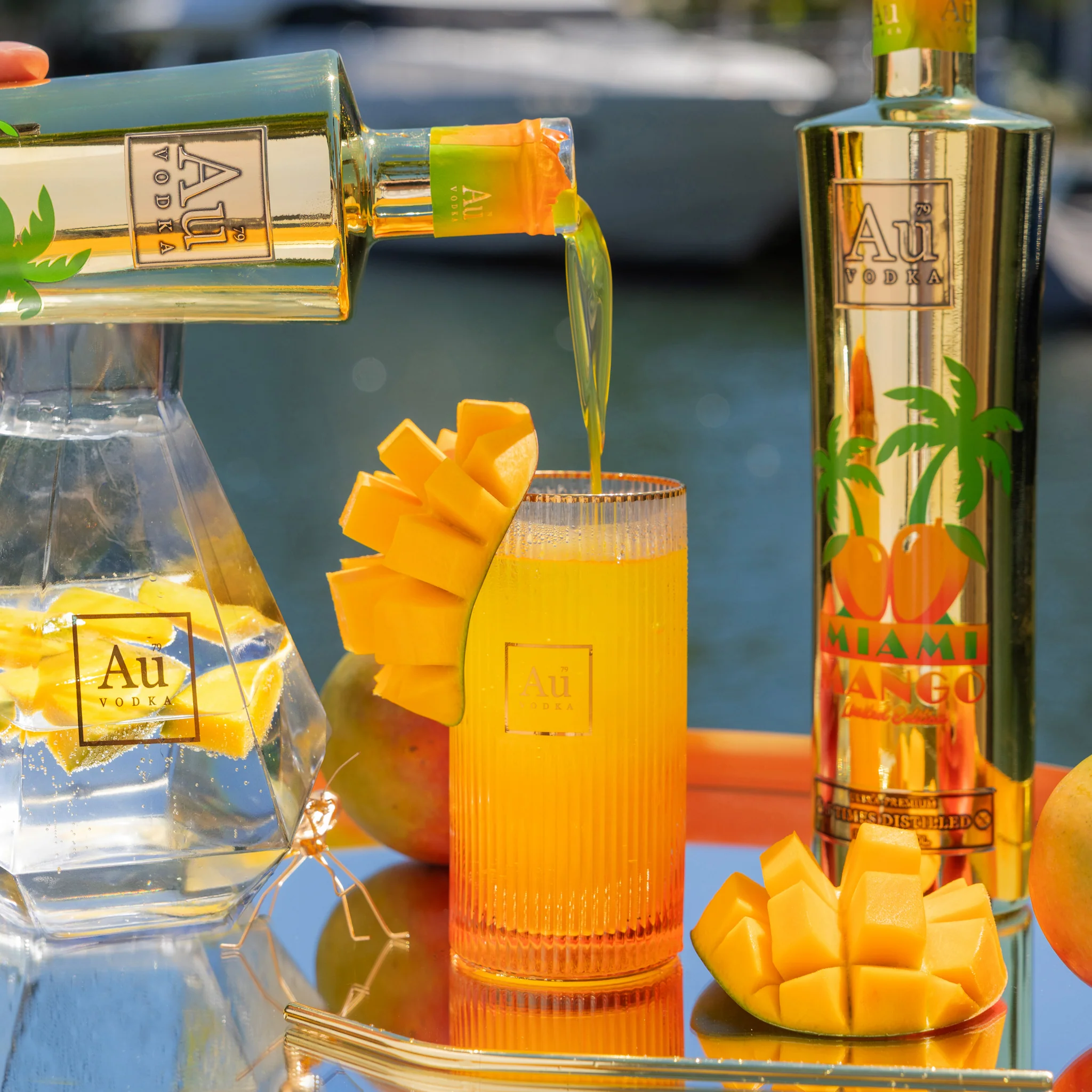 Au Vodka Miami Mango 70cl - Image 3