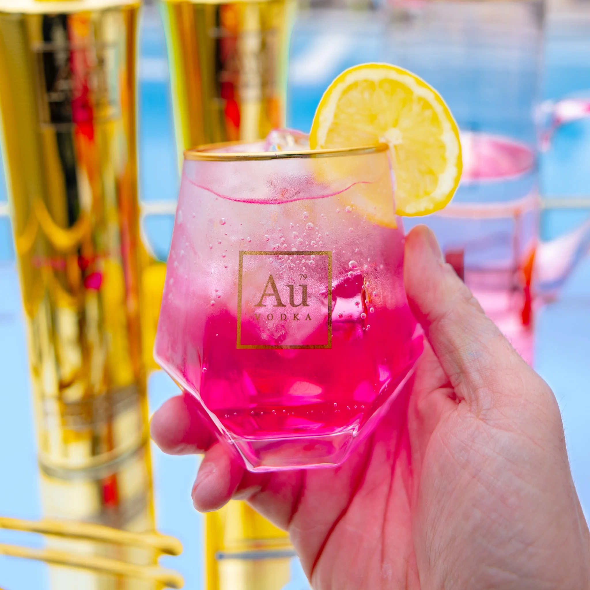 Au Vodka Pink Lemonade 70cl - Image 4