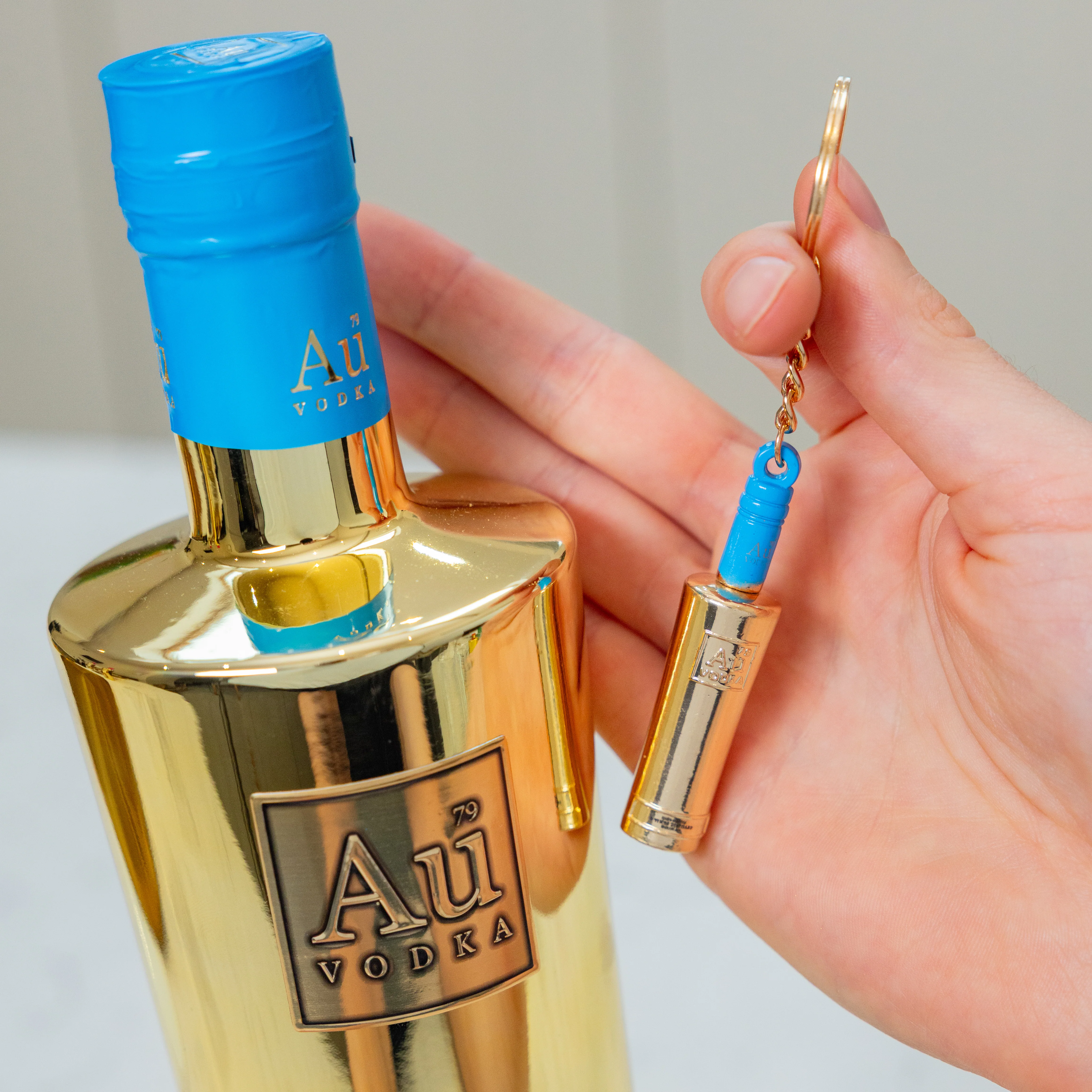 Au Vodka Bottle Keyring - Image 3